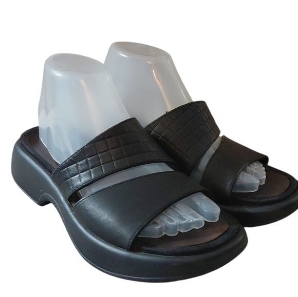 Dansko Black Women's Sandals - Picture 12 of 12